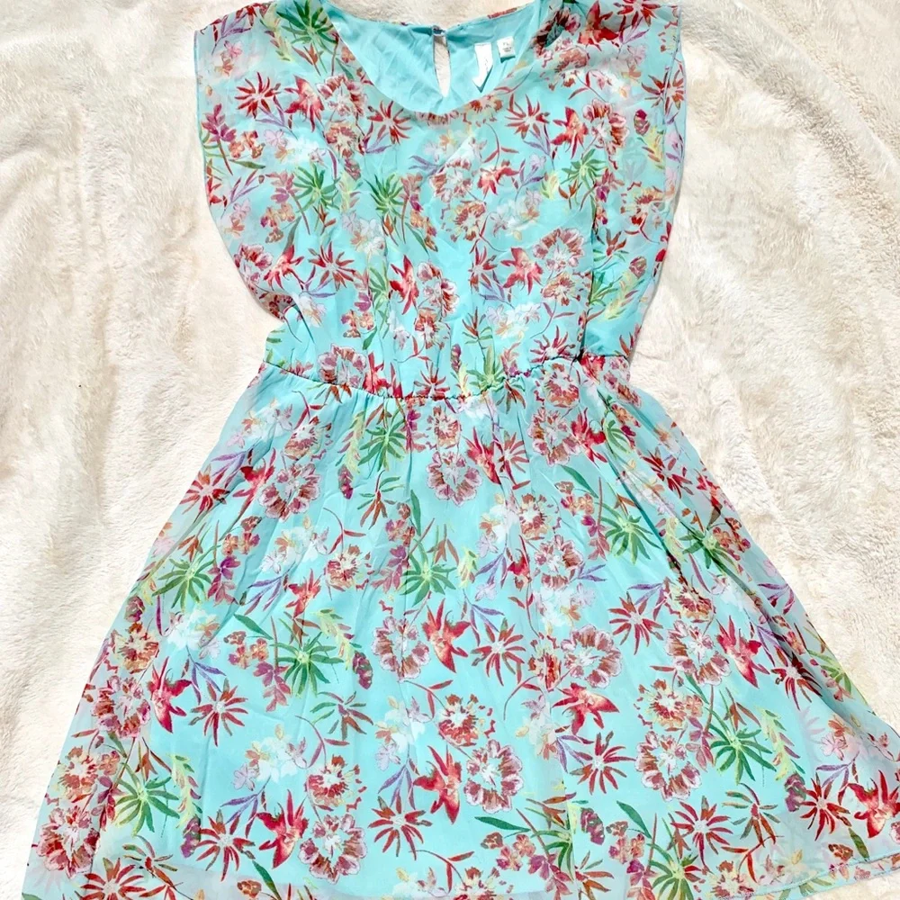 Floral Breeze Sleeveless Mini Dress - Picture 1 of 8